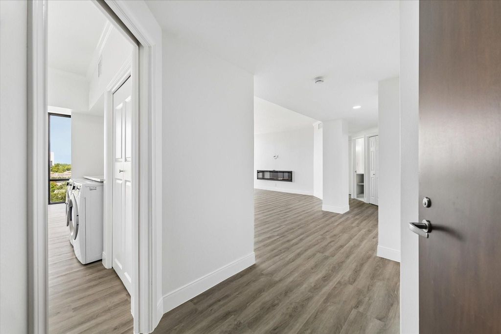 1111 Bering Drive 805, Houston, TX 77057