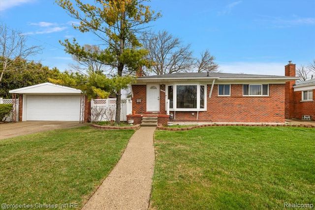 22801 Garfield Street, Saint Clair Shores, MI 48082