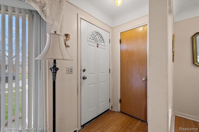 22801 Garfield Street, Saint Clair Shores, MI 48082