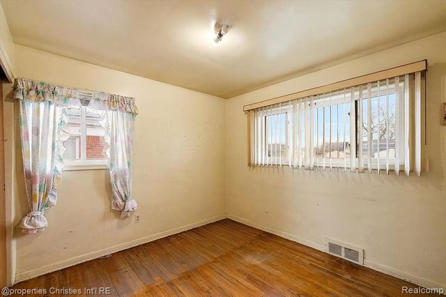 22801 Garfield Street, Saint Clair Shores, MI 48082