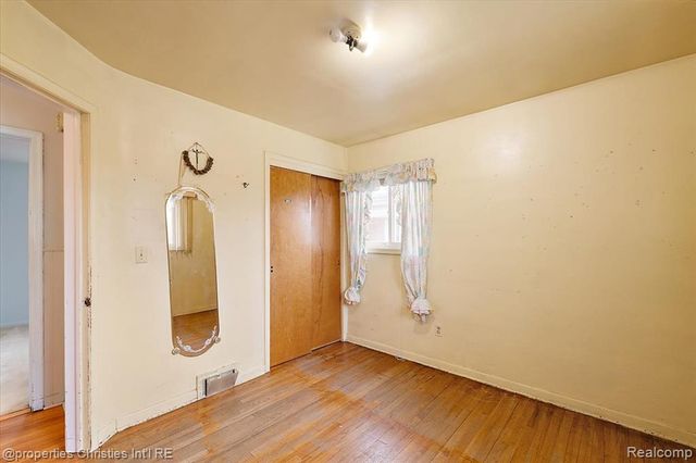 22801 Garfield Street, Saint Clair Shores, MI 48082