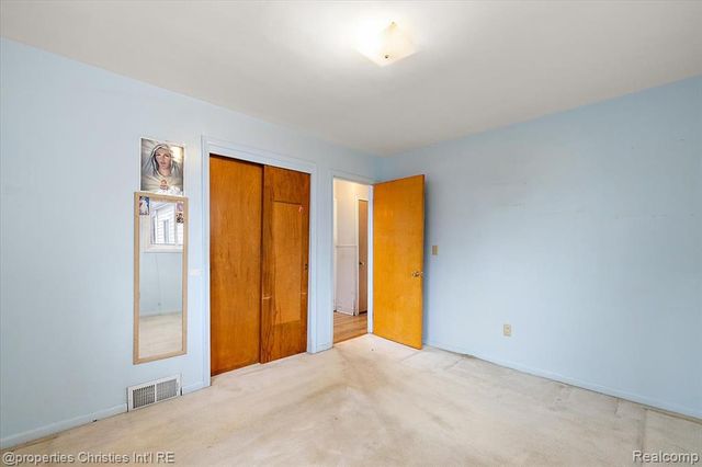 22801 Garfield Street, Saint Clair Shores, MI 48082
