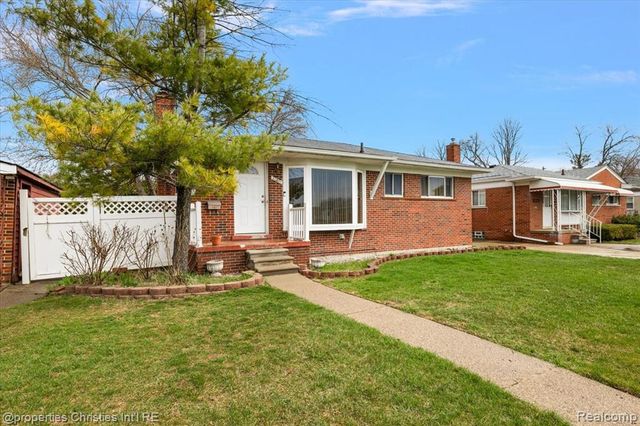 22801 Garfield Street, Saint Clair Shores, MI 48082