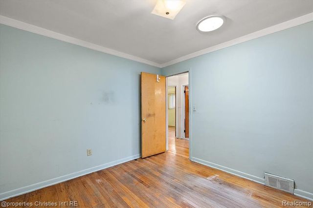 22801 Garfield Street, Saint Clair Shores, MI 48082