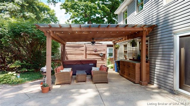 2800 Hollywood Boulevard, Clarksville, IN 47129