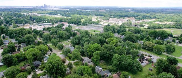 2800 Hollywood Boulevard, Clarksville, IN 47129