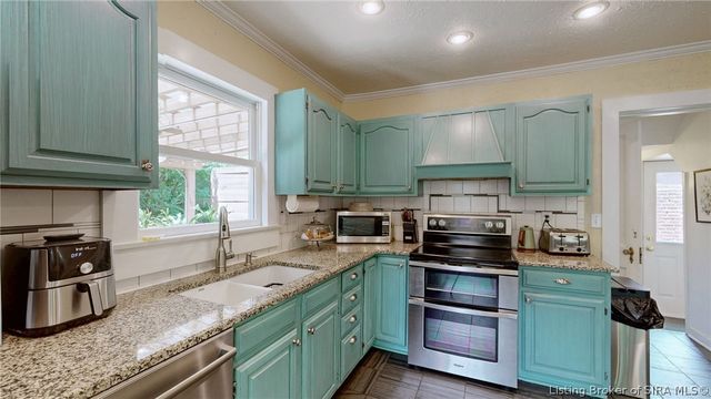 2800 Hollywood Boulevard, Clarksville, IN 47129