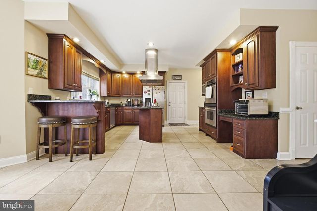 21111 GREENBRIER RD, Boonsboro, MD 21713