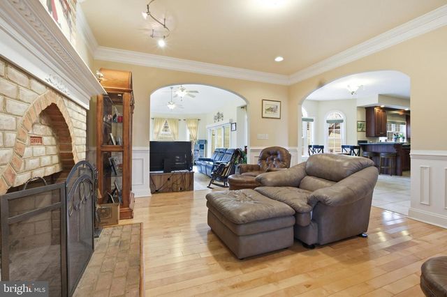 21111 GREENBRIER RD, Boonsboro, MD 21713