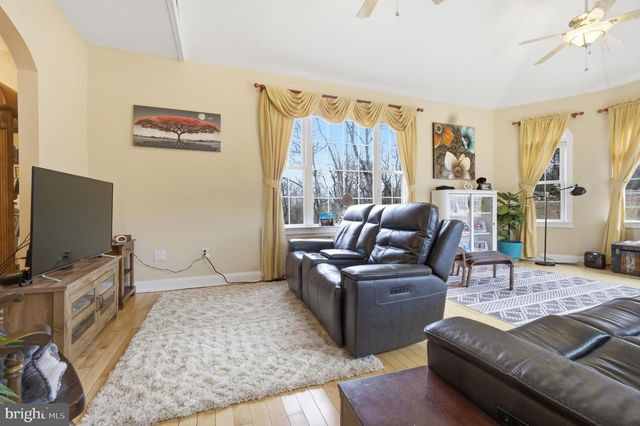 21111 GREENBRIER RD, Boonsboro, MD 21713