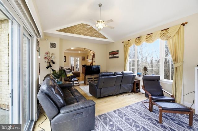 21111 GREENBRIER RD, Boonsboro, MD 21713