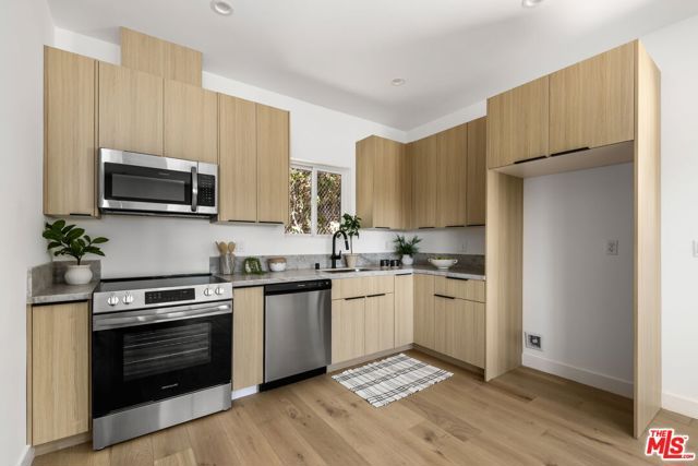 424 N Avenue 54, Los Angeles, CA 90042