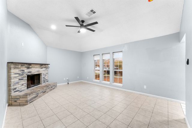 1042 Kim Lane, Mesquite, TX 75149