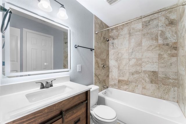 1042 Kim Lane, Mesquite, TX 75149