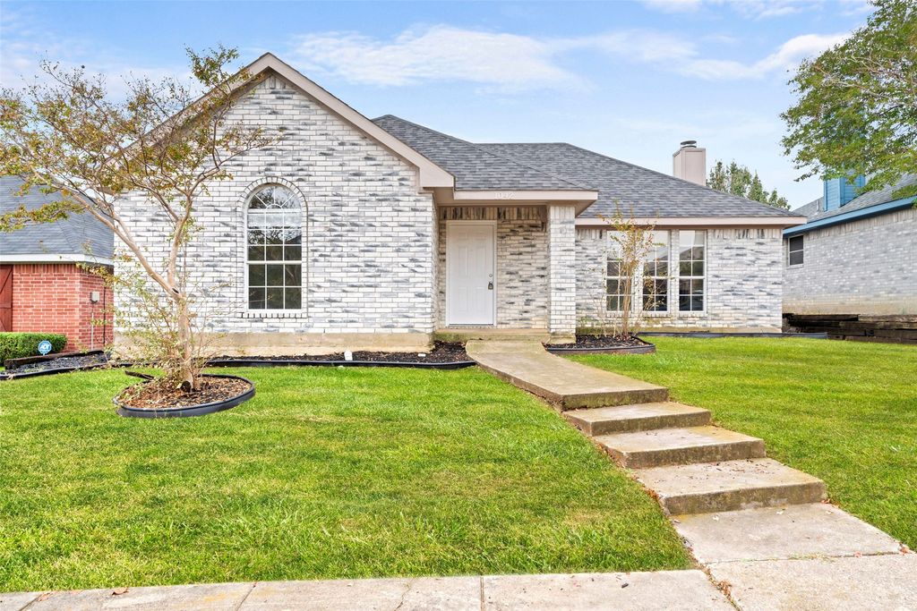 1042 Kim Lane, Mesquite, TX 75149