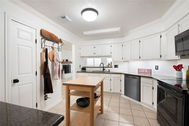 2506 Bisontine Street, Friendswood, TX 77546