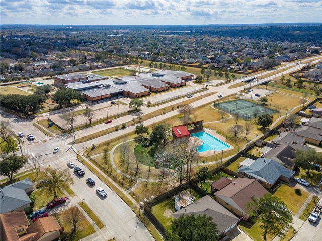 2506 Bisontine Street, Friendswood, TX 77546
