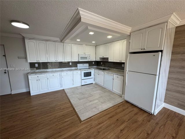 1121 SW 122nd Avenue 4122, Miami, FL 33184