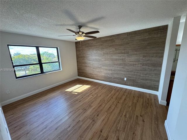 1121 SW 122nd Avenue 4122, Miami, FL 33184