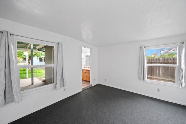 1271 Mistletoe Lane, Redding, CA 96002