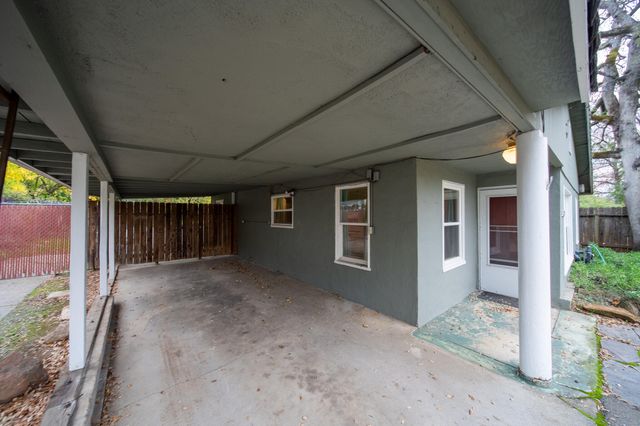 1271 Mistletoe Lane, Redding, CA 96002