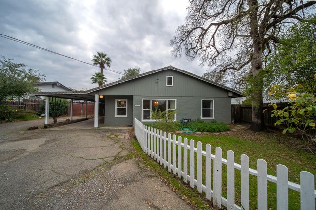 1271 Mistletoe Lane, Redding, CA 96002