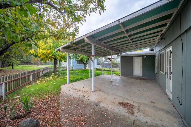 1271 Mistletoe Lane, Redding, CA 96002