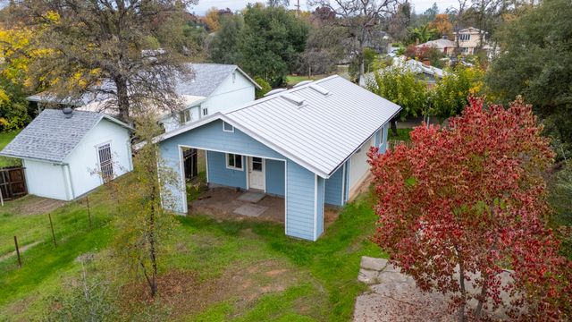 1271 Mistletoe Lane, Redding, CA 96002