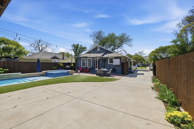 2241 Hurley Avenue, Fort Worth, TX 76110