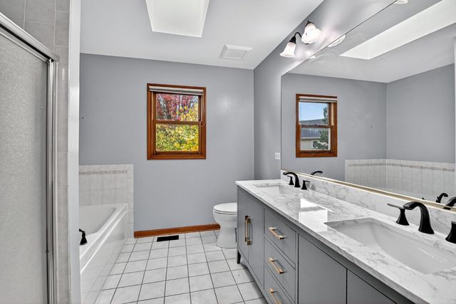 1163 Shoreline Drive, Aurora, IL 60504