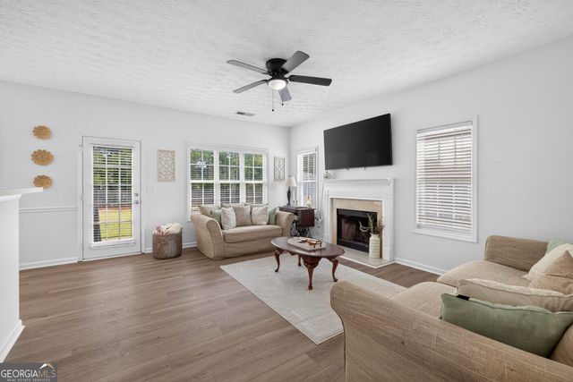 909 Milton Circle, Loganville, GA 30052