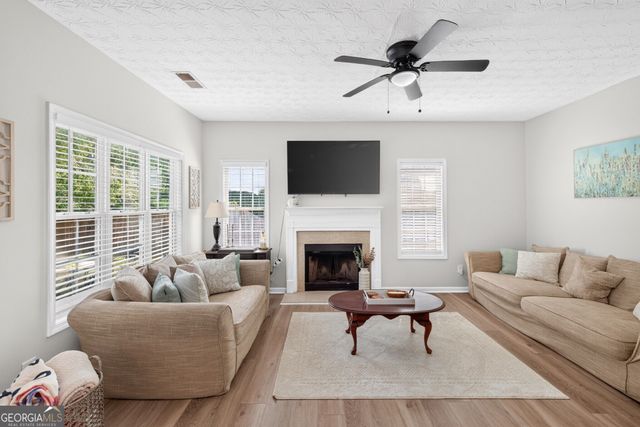 909 Milton Circle, Loganville, GA 30052