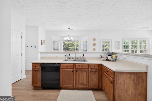 909 Milton Circle, Loganville, GA 30052