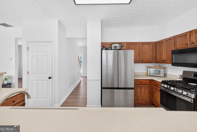 909 Milton Circle, Loganville, GA 30052