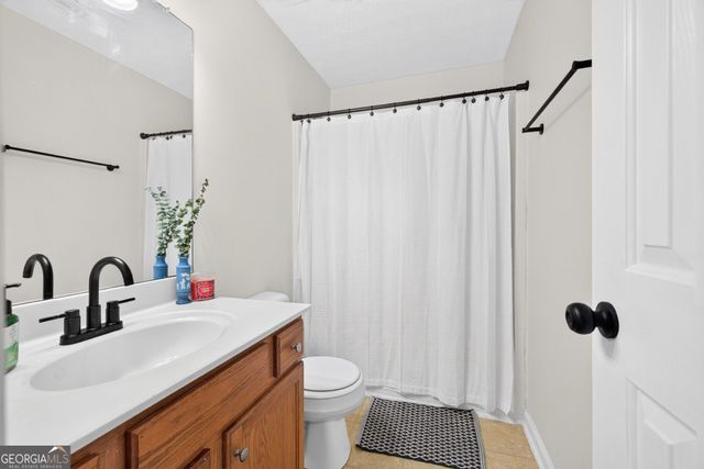 909 Milton Circle, Loganville, GA 30052