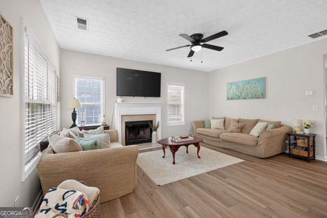 909 Milton Circle, Loganville, GA 30052