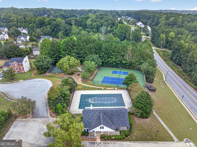 909 Milton Circle, Loganville, GA 30052