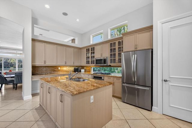 274 Porto Vecchio Way, Palm Beach Gardens, FL 33418