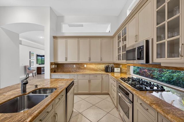 274 Porto Vecchio Way, Palm Beach Gardens, FL 33418