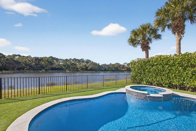 274 Porto Vecchio Way, Palm Beach Gardens, FL 33418