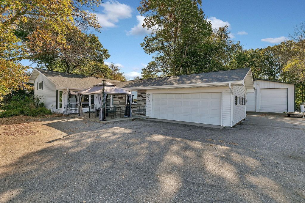 29498 91st Avenue, Saint Joseph, MN 56374