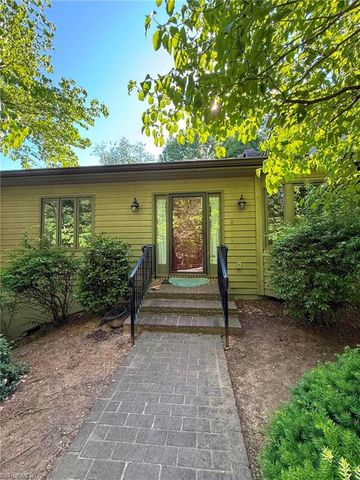2 Hunting Country Trail, Tryon, NC 28782