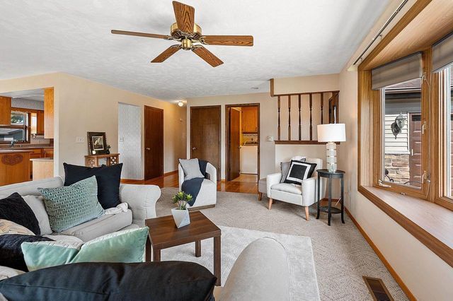 1811 N WHITNEY DRIVE, Appleton, WI 54914