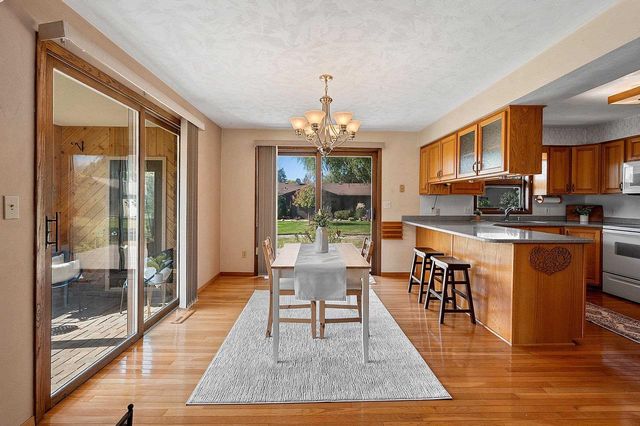 1811 N WHITNEY DRIVE, Appleton, WI 54914