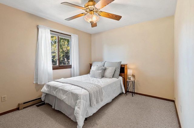 1811 N WHITNEY DRIVE, Appleton, WI 54914