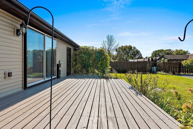 1811 N WHITNEY DRIVE, Appleton, WI 54914