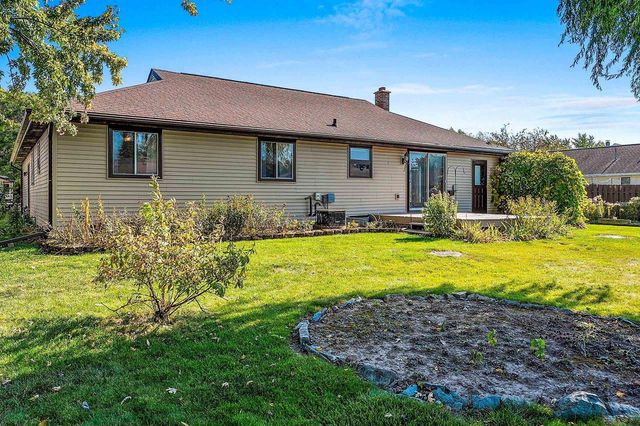 1811 N WHITNEY DRIVE, Appleton, WI 54914