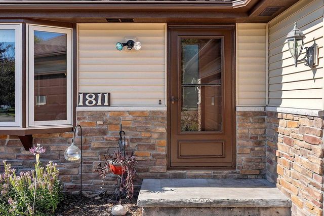 1811 N WHITNEY DRIVE, Appleton, WI 54914