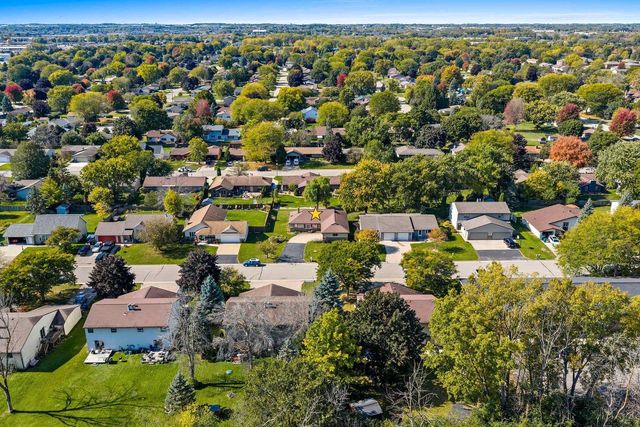 1811 N WHITNEY DRIVE, Appleton, WI 54914