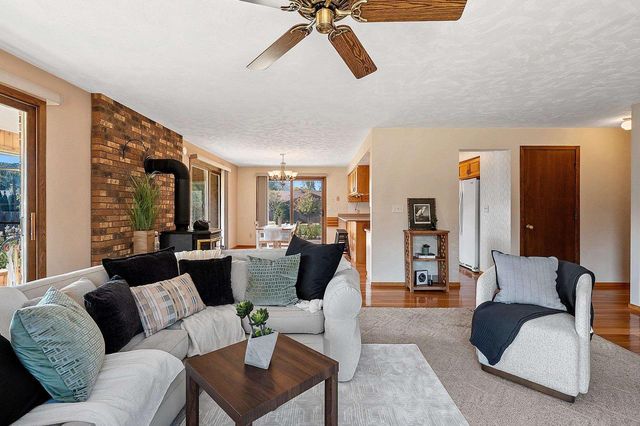 1811 N WHITNEY DRIVE, Appleton, WI 54914